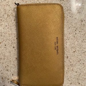 Henri Bender West 57th Zip Wallet Gold